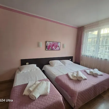 Aparthotel Plaza