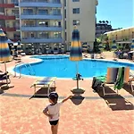 Plaza Aparthotel 4*